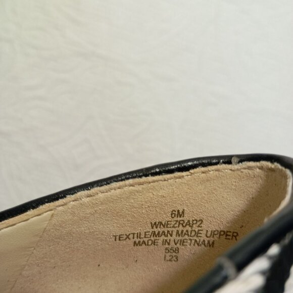 Nine West Stilettos Heels Size 6M Black & White Chevron Pointed Toe Womens - Picture 2 of 10